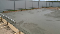 Выравнивание бетона рейкой